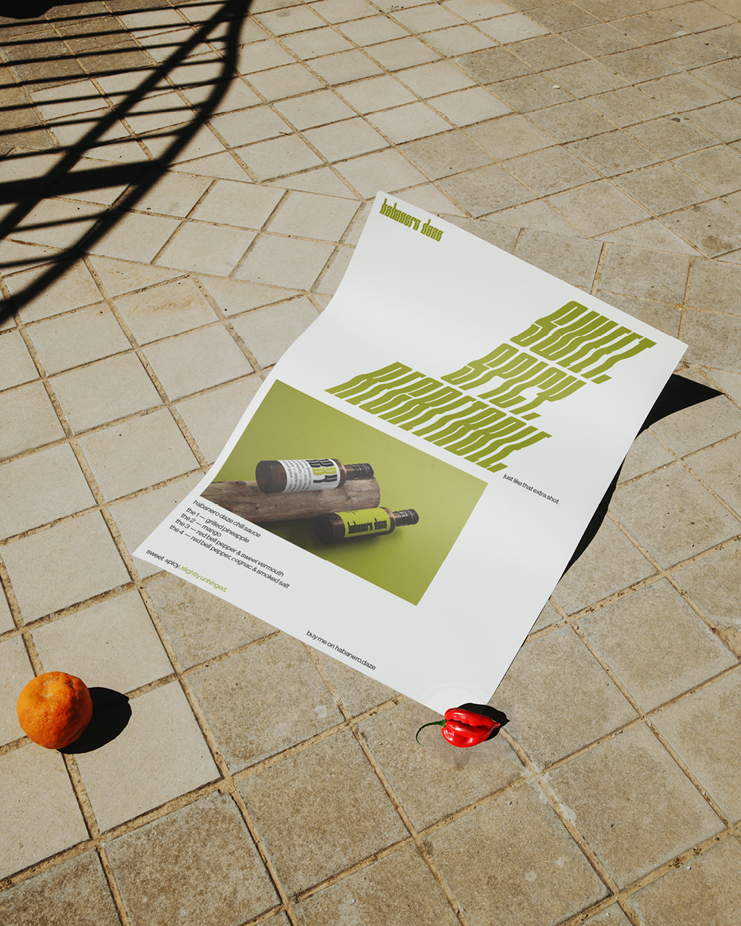 Posterdesign für Habanero Daze – selbstgemachte Chili-Saucen, vier Sorten, eigene Rezepte und Branding-Konzept. Fotografiert und gestaltet als persönliches Projekt.